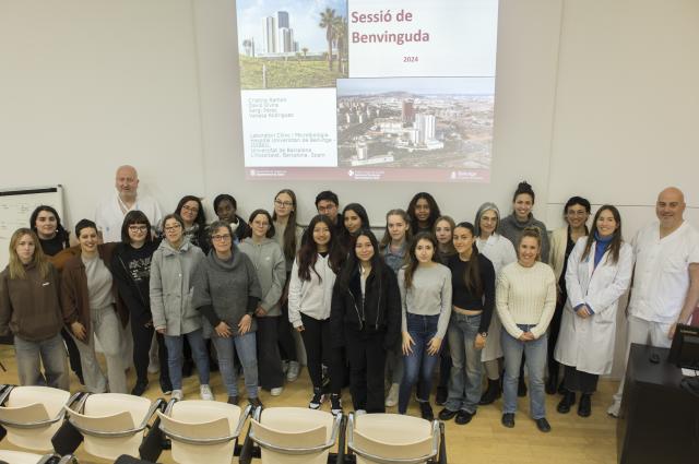 Estudiants de l’INS Pedraforca visiten el Laboratori Clínic Territorial Metropolitana Sud