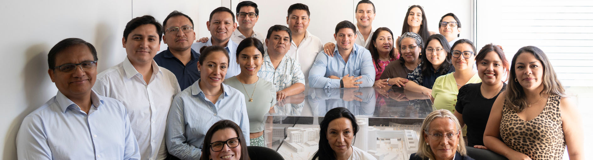 Estudiants de MBA peruans coneixen el model de transformació organitzativa del HUB