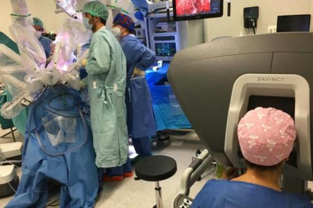 Cirurgia robòtica de vaginoplàstia