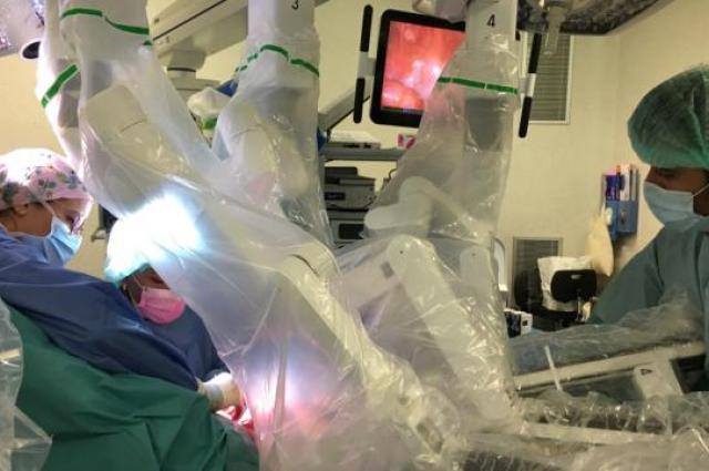Cirurgia robòtica de vaginoplàstia