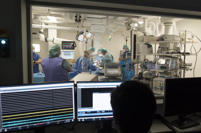 L'Hospital de Bellvitge esdevé el segon centre de l’Estat a implantar un innovador dispositiu per al tractament de les arrítmies