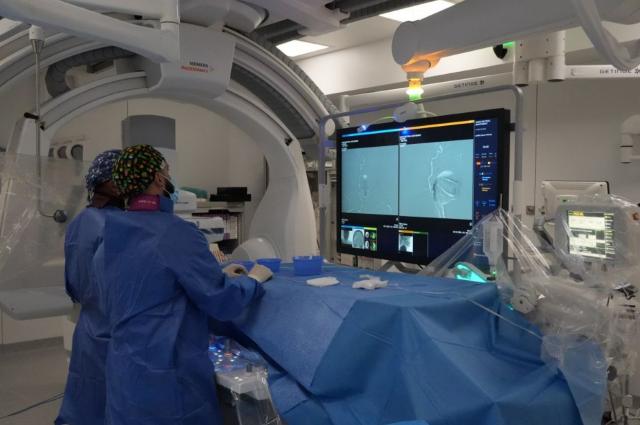 Neuroradiòlegs de l’Hospital de Bellvitge disposen d’un nou angiògraf a l’Hospital Joan XXIII
