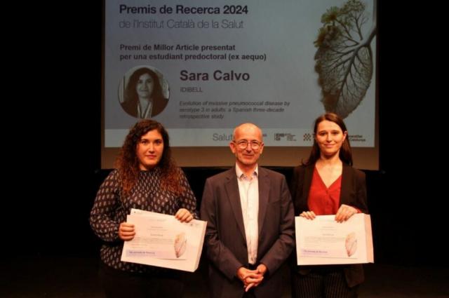 Sara Calvo rep el premi al millor article de recerca en salut per a doctorands de la 15a Jornada de Recerca de l’ICS