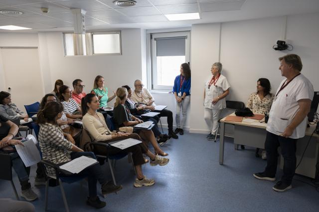 Professionals de l’HUB participen en simulacres per aprendre a actuar davant d’una agressi