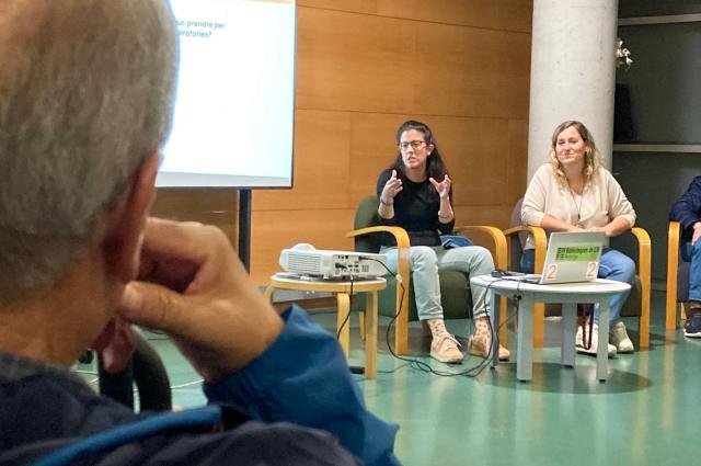 Les vacunes protagonitzen l’inici de la nova edició del cicle de conferències a la Biblioteca Bellvitge