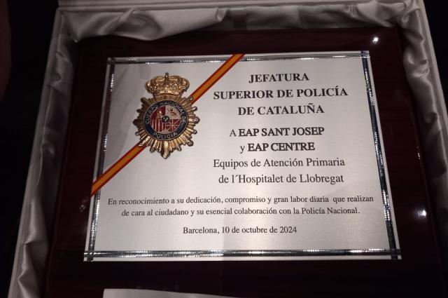 placa policia nacional als EAP Sant Josep i Centre