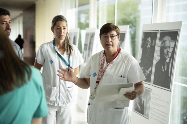 Històries de vida de persones ostomitzades en una exposició a l’Hospital de Bellvitge
