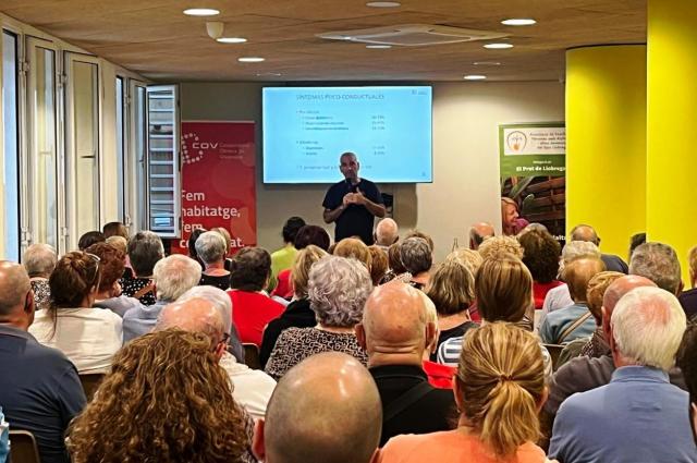 El Dr. Gascon explica totes les innovacions al voltant de l’Alzheimer a la Cooperativa Obrera de Viviendas del Prat