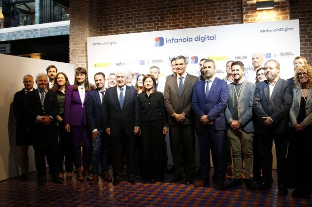 Unicef publica un macroestudi sobre l’impacte de les eines digitals entre infants i adolescents en que ha participat Bellvitge com a part de l’equip científic assessor 