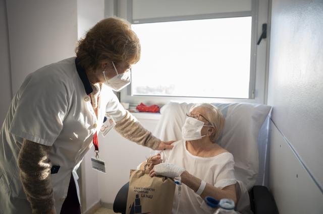 Un gest de Nadal per a les persones ingressades a Bellvitge