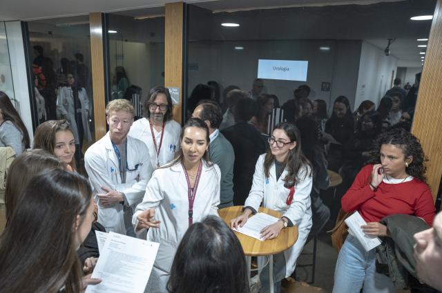 L’hospital obre les portes un any més als futurs metges resident