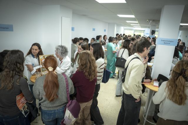 L’hospital obre les portes un any més als futurs metges resident