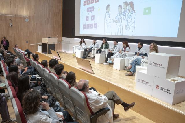 L’hospital obre les portes un any més als futurs metges resident