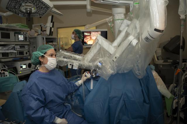  L’Hospital de Bellvitge consolida el seu lideratge en cirurgia bariàtrica en arribar a les 3.000 intervencions mínimament invasives