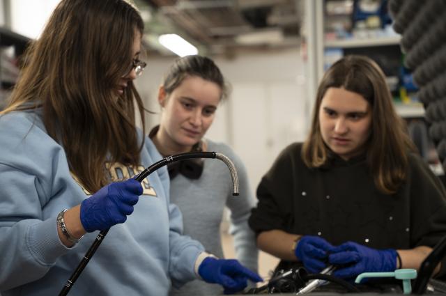 Estudiants de la UPC visiten la Unitat d’Electromedicina i Enginyeria Biomèdica