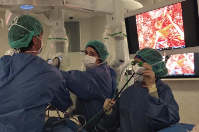 L’Hospital de Bellvitge acull la 4a edició del curs internacional de cirurgia toràcica robòtica uniportal amb el Dr. Diego González Rivas