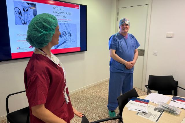 L’Hospital de Bellvitge acull la 4a edició del curs internacional de cirurgia toràcica robòtica uniportal amb el Dr. Diego González Rivas