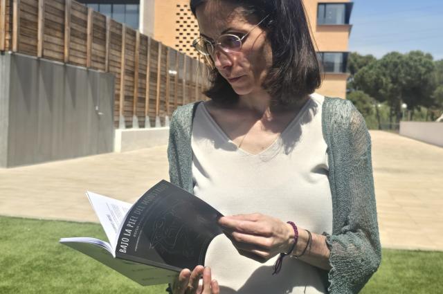 “Bajo la piel del monstruo”, un llibre que dona veu a les persones amb TCA de llarga evolució