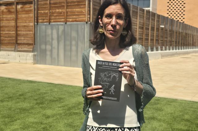 “Bajo la piel del monstruo”, un llibre que dona veu a les persones amb TCA de llarga evolució