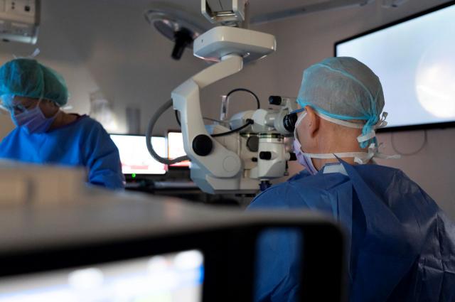 Bellvitge operació càncer ocular