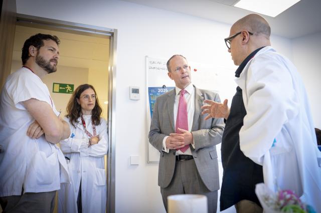 Visita del Dr. Alexander Lyon, un matí de treball amb un referent europeu de la cardio-oncologia