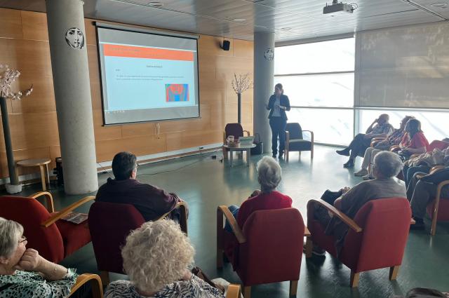 La Dra. Carmina Ribes imparteix una xerrada sobre el dolor crònic a la Biblioteca Bellvitge