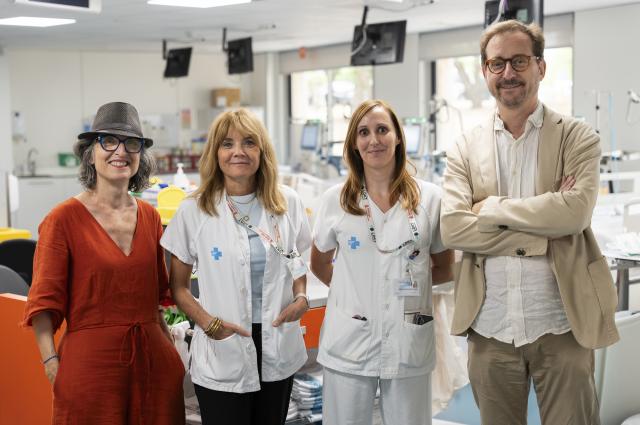  L’Hospital de Bellvitge millora el benestar dels pacients de diàlisi amb lectures telefòniques mentre reben el tractament