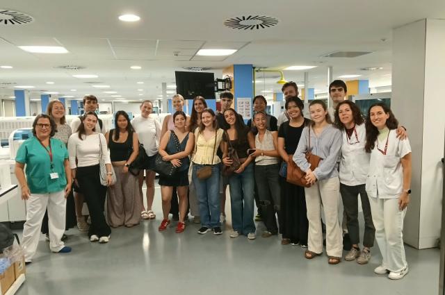 El Laboratori Clínic Territorial Metropolitana Sud rep la visita d'estudiants de Farmàcia de Noruega