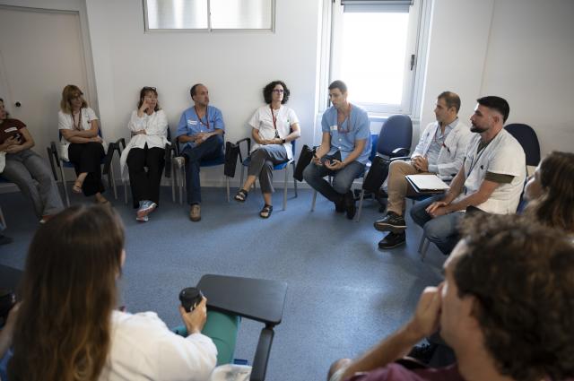 Com es comunica una mala notícia? Bellvitge entrena els seus professionals per afrontar les converses més difícils