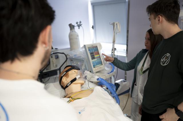 Bellvitge entrena els equips de medicina i infermeria per actuar junts quan un pacient respiratori es complica