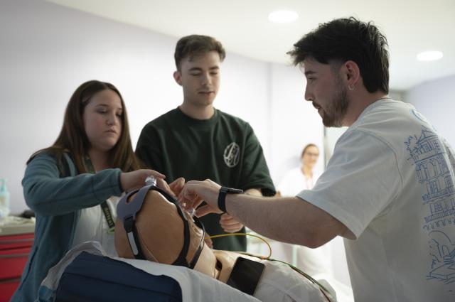 Bellvitge entrena els equips de medicina i infermeria per actuar junts quan un pacient respiratori es complica