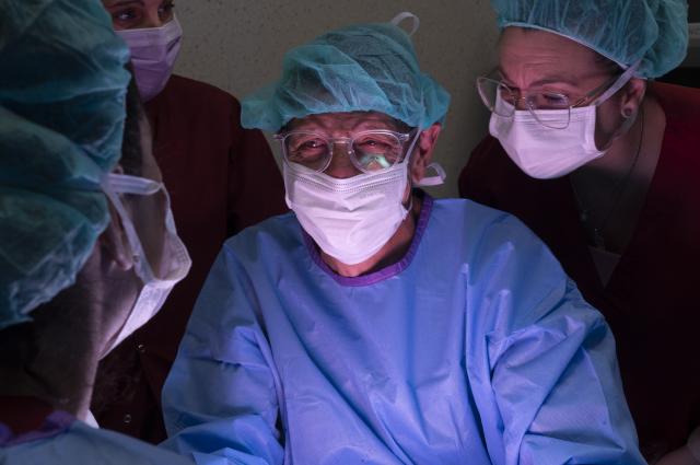 L’Hospital de Bellvitge realitza el primer trasplantament renal a Europa amb cirurgia robòtica d’una única incisió