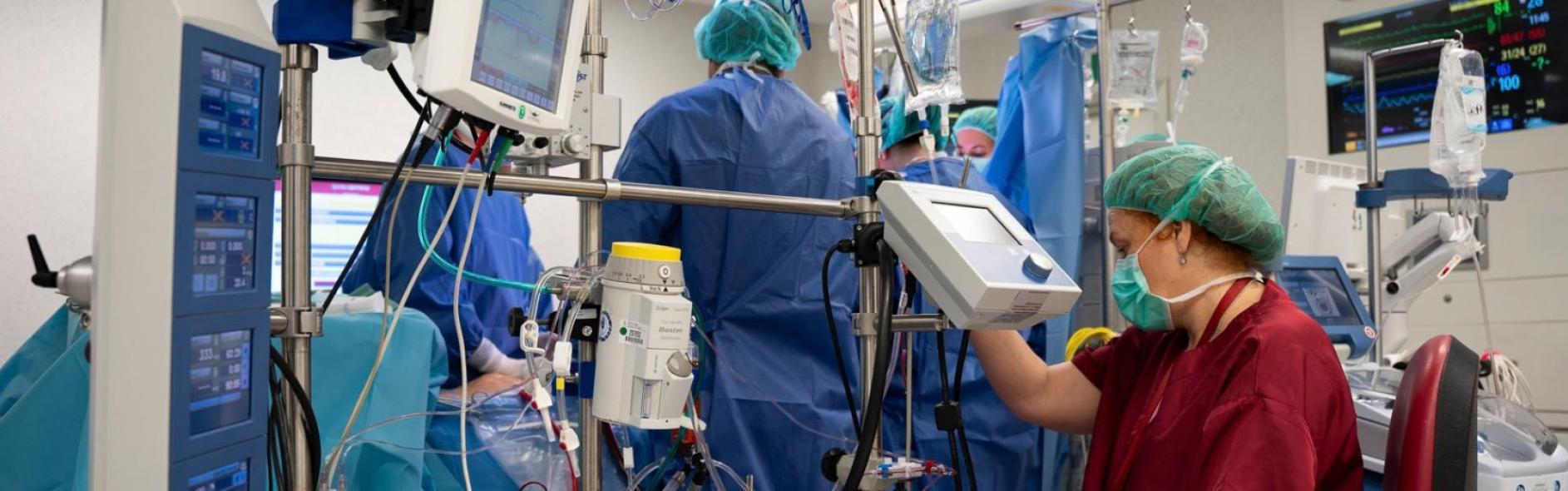 El Hospital de Bellvitge lidera la consolidación de los corazones artificiales para el tratamiento de la insuficiencia cardíaca grave