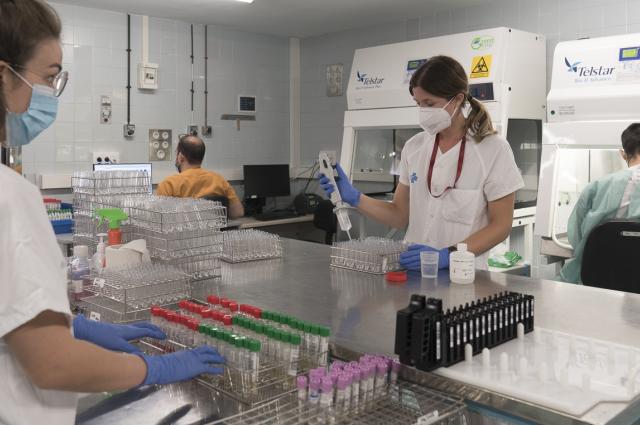 Laboratori Micorbiologia PCR HUB