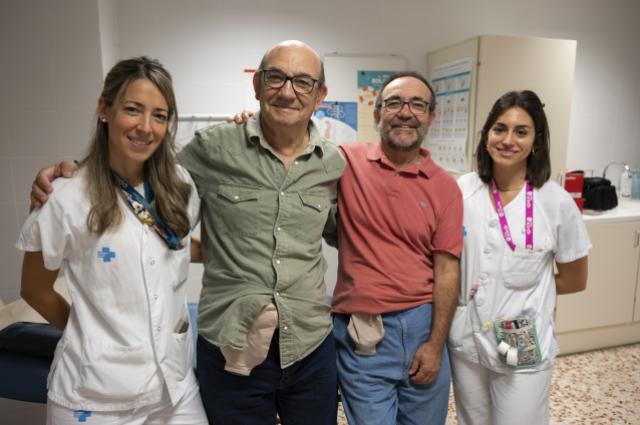 La ostomía de los Martínez amb les infermeres estomaterapeutes de Bellvitge