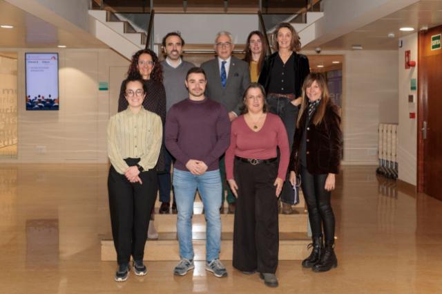 Professionals del Laboratori Clínic Territorial Metropolitana Sud presenten els resultats finals d'un projecte becat pel COFB