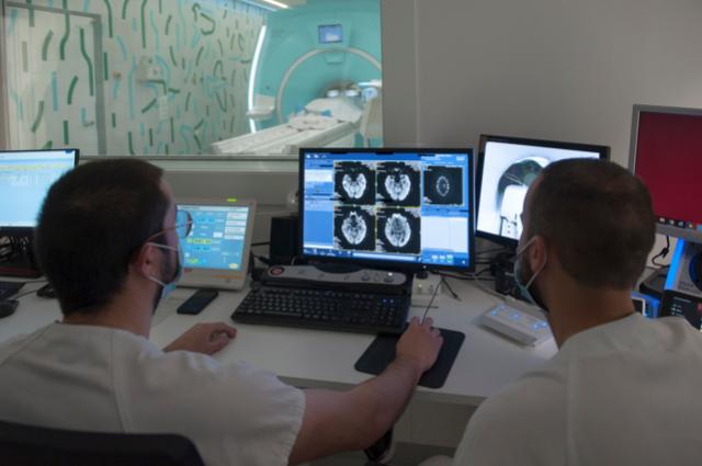 Una jornada revisa el potencial clínic i de recerca de la innovadora tecnologia PET/RM