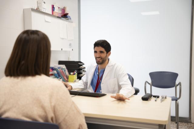 Bellvitge identifica que els criteris actuals poden infraestimar els beneficis dels tractaments biològics per a la migranya