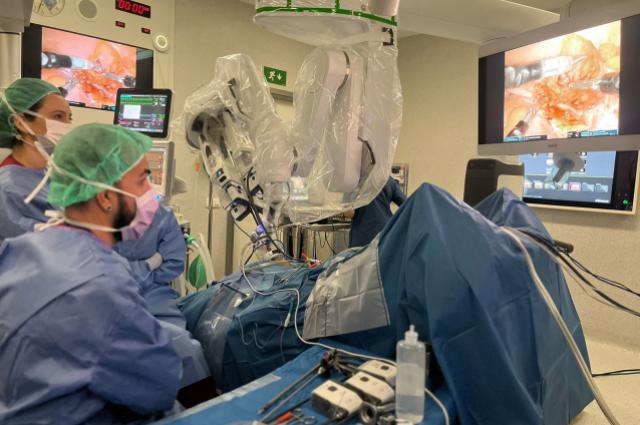 L’Hospital Universitari de Bellvitge celebra la 3a edició del Curs de Cirurgia Robòtica Urològica