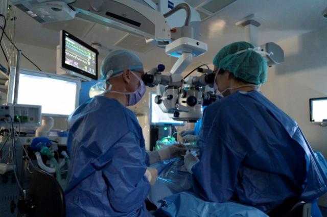 Bellvitge operació càncer ocular