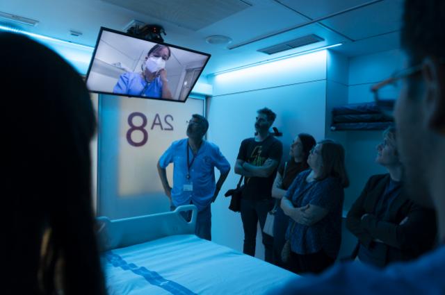 Responsables de l’Hospital Clínic visiten les UCIs multisensorials de l’Hospital de Bellvitge