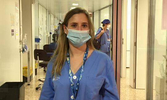 #RetratsCovidHUB (XI) | Laura Garcia, infermera de la UCI: “Ha sigut una evolució i una adaptació constant"