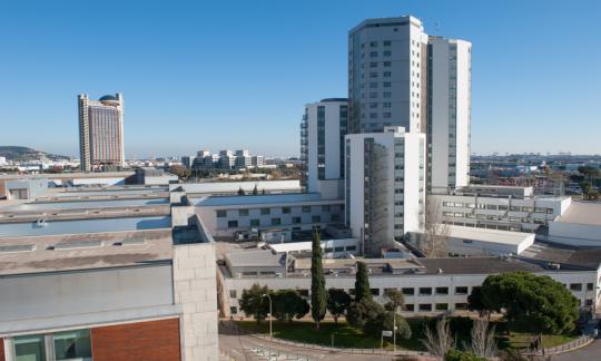 Bellvitge University Hospital is completely restricting the visits of patients’ relatives and accompanying persons to the hospital from Friday 9 July