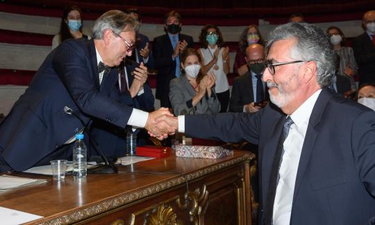 El Dr. Joan Fabregat recull el premi Premi Virgili de la Societat Catalana de Cirurgia